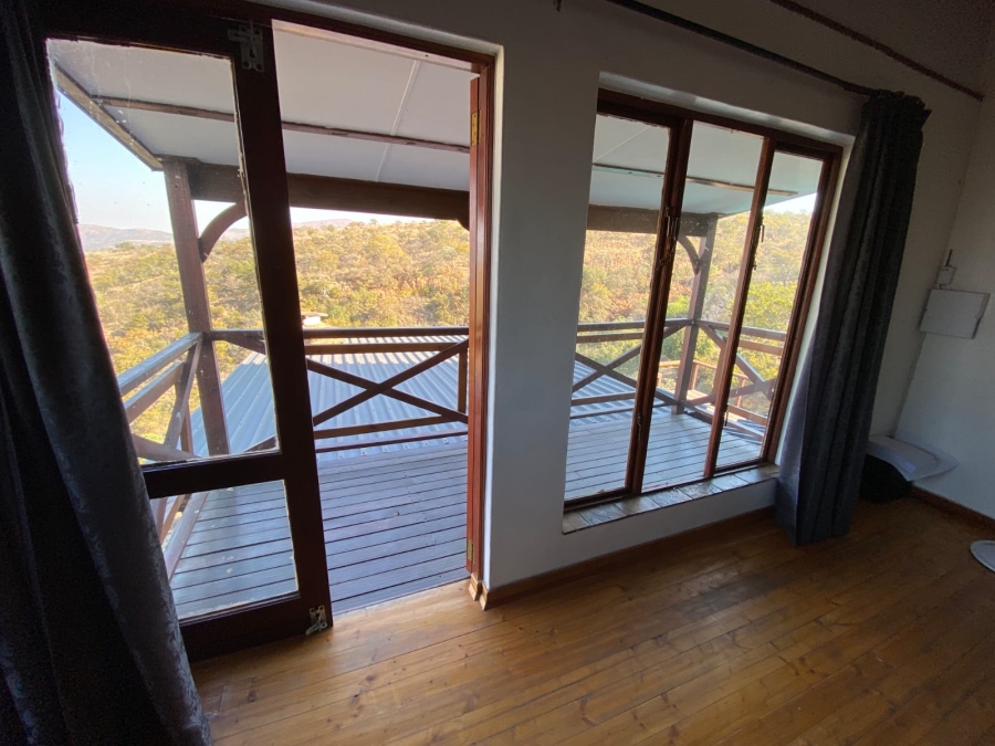 5 Bedroom Property for Sale in Waterkloof A H North West